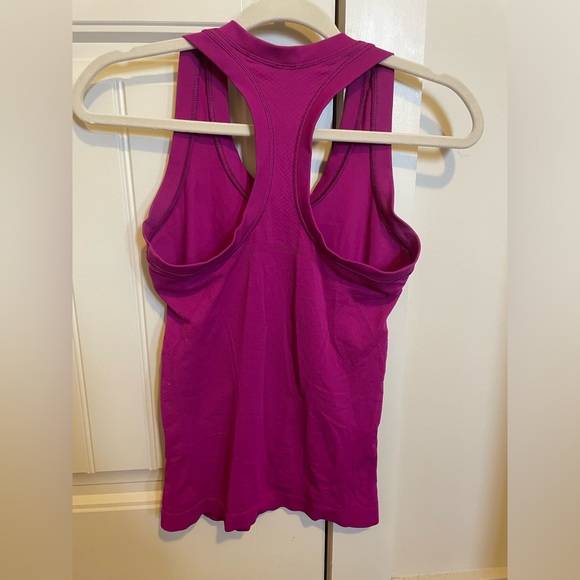 Athleta Momentum seamless tank - Magenta (not yellow) - Picture 4 of 4